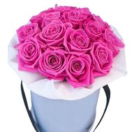 Коробка розовых роз