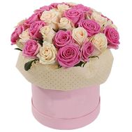 Нежная композиция роз в коробке