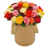 Разноцветные розы в коробке