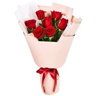 7 роз с зеленью