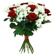 Букет из 7 роз и 6 хризантем