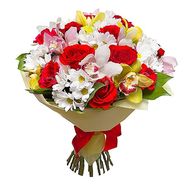 Букет цветов из 13 роз, 9 орхидей и 8 хризантем