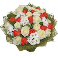 Букет из 30 роз и 9 хризантем