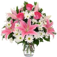 Букет из 6 хризантем, 3 роз и 2 лилии