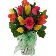 Букет из 11 цветов:роз и тюльпанов