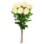 7 кремовых роз