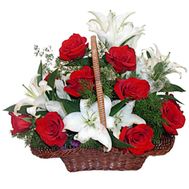 Basket of flowers made of 11 roses and 3 lilies