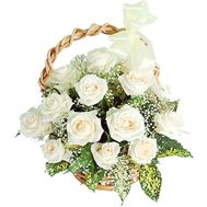 Корзина из 17 роз