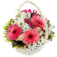 Basket of flowers made of 6 roses, 3 gerberas and 4 chrysanthemums