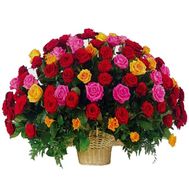 Корзина цветов из 101 розы
