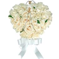 Сердце из 37 белых роз
