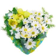 Heart of 5 chrysanthemums and 2 orchids