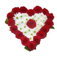 A composition of 17 roses and 4 chrysanthemums