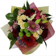 Букет из 5 роз, 2 гербер, 1 лилии, 1 альстромерии и 2 хризантем