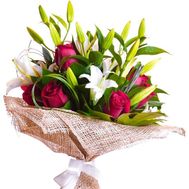 Букет цветов из 3 лилий и 6 роз