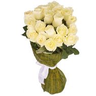 Bouquet of 17 white import roses
