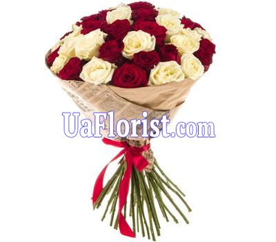 Контрастный букет роз