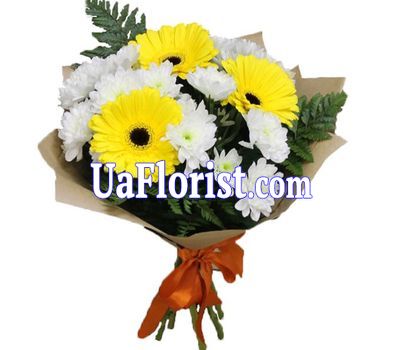 Маленький букет із гербер та хризантем