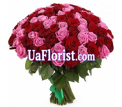 An elegant bouquet of 101 roses An elegant bouquet of 101 roses