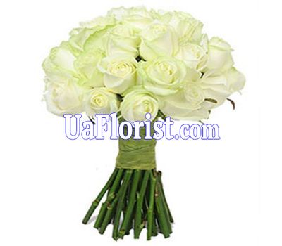 25 white roses