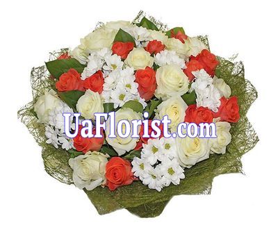 Букет із 30 троянд і 9 хризантем Букет із 30 троянд і 9 хризантем