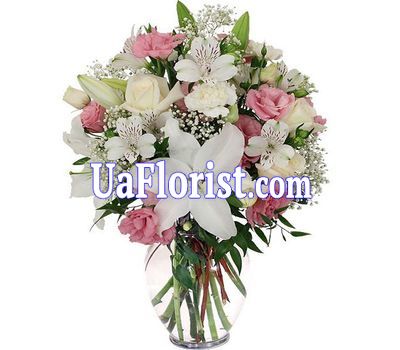 Bouquet of 5 roses, 1 lily, 16 cloves and 5 alstroemerias Bouquet of 5 roses, 1 lily, 16 cloves and 5 alstroemerias