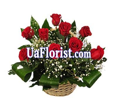 Корзина цветов из 11 роз Корзина цветов из 11 роз