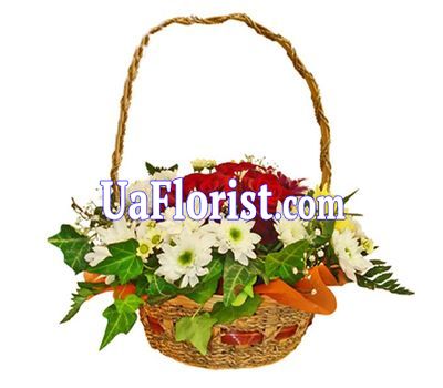 Basket of flowers of 9 chrysanthemums and 10 roses Basket of flowers of 9 chrysanthemums and 10 roses