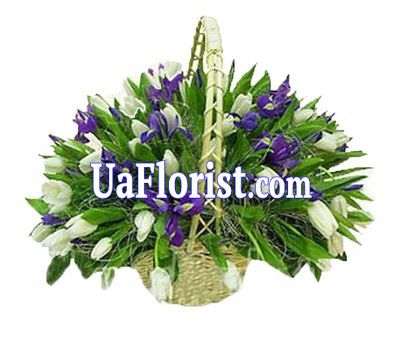 Basket of spring flowers from 71 flowers Basket of spring flowers from 71 flowers