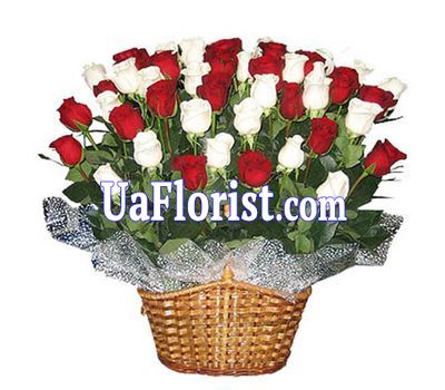 Корзина цветов из 45 импортных роз Корзина цветов из 45 импортных роз